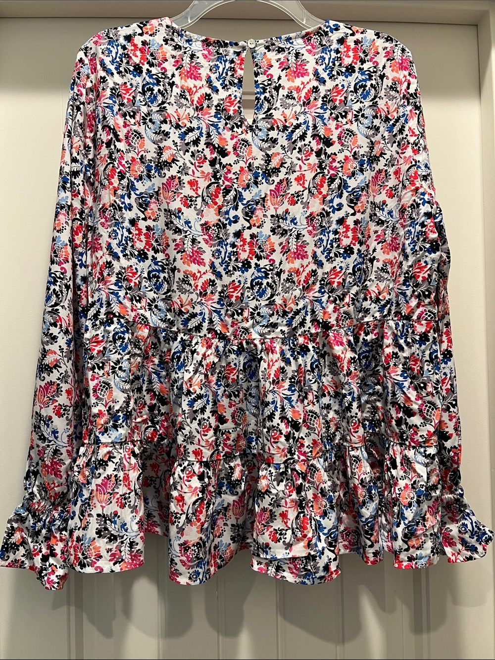Multi-colored Tiered Long-Sleeve Top NWT - Picture 4 of 8